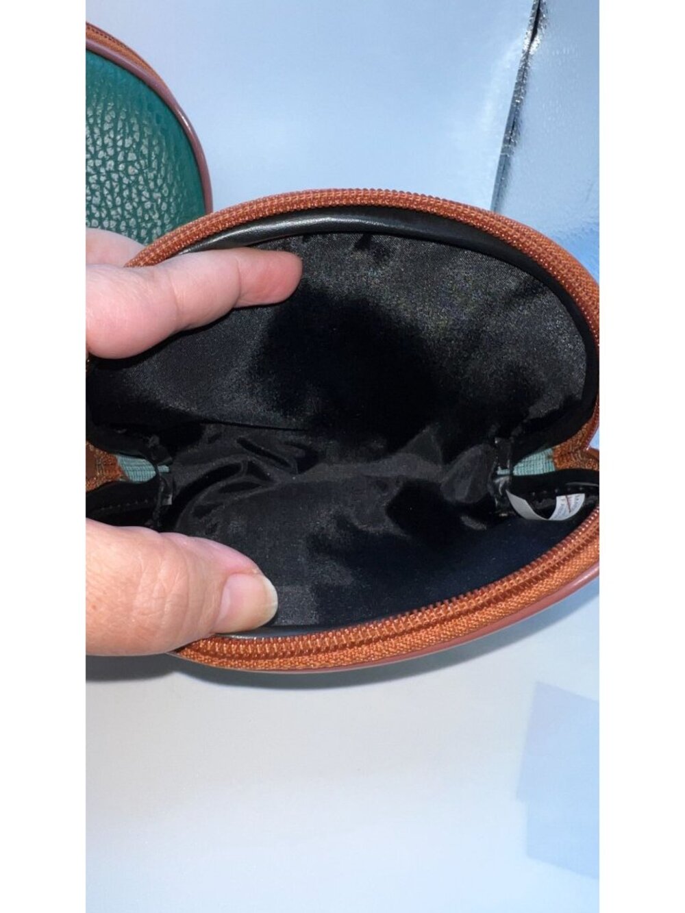 Set Of 4 Green Faux Leather Zip Pouches With Brown Trim - Picture 6 of 7